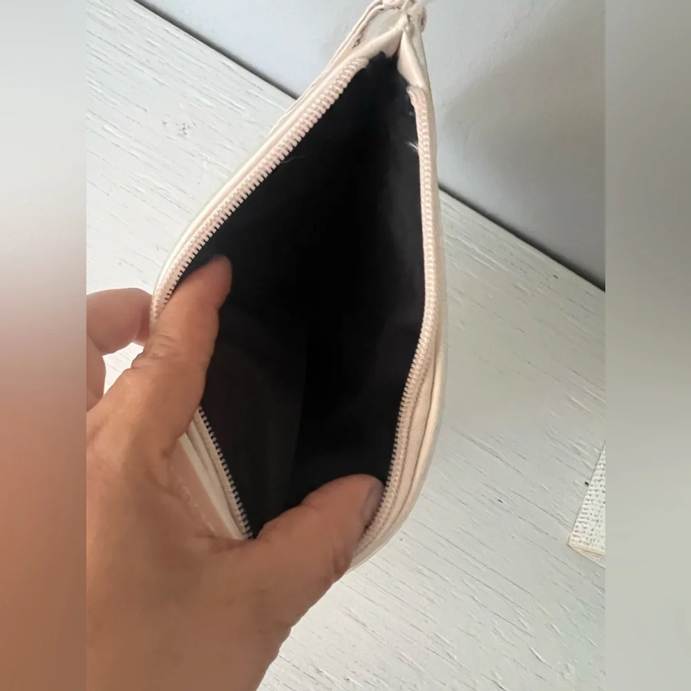 BURBERRY Makeup Bag - Picture 4 of 6
